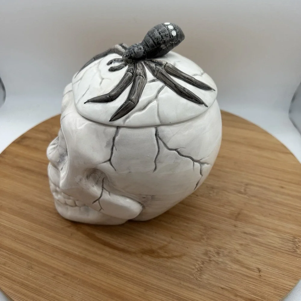 Screaming Skull Candy Jar With Spider Lid & Sound Effects Glazed Ceramic Hallowe